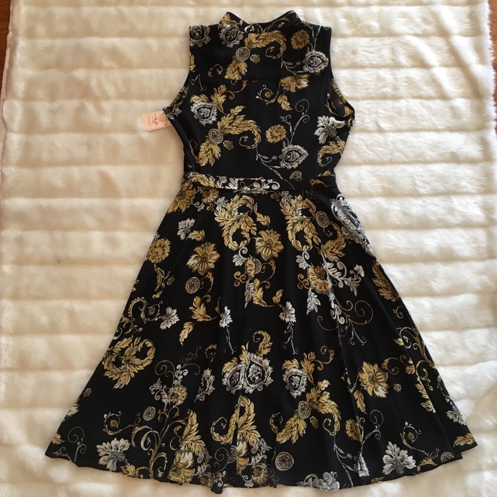 Nanette Lepore Chiffon Pintuck Sleeveless Dress - Picture 4 of 8